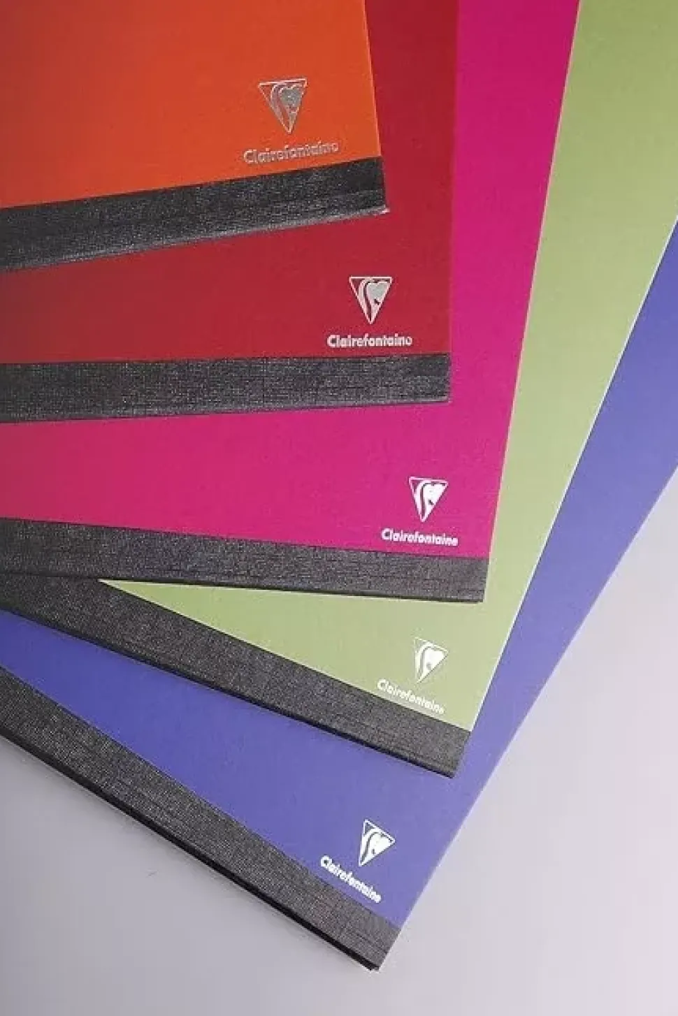 Carpeta de dibujo con cierre elástico fucsia 37x52cm Clairefontaine