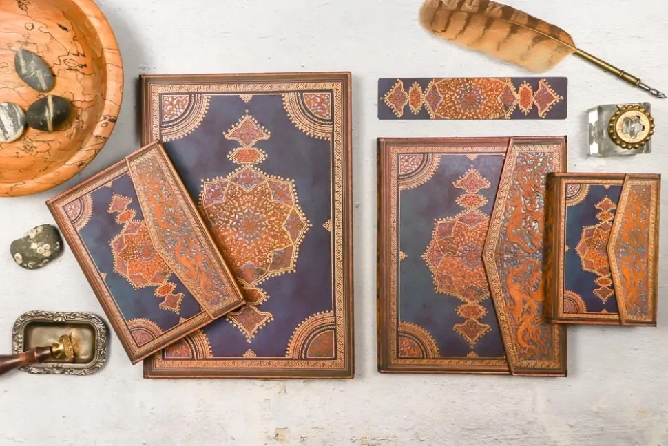 Cuaderno de tapa dura Midi liso Safavid Índigo Paperblanks 12x18cm 120g/m²