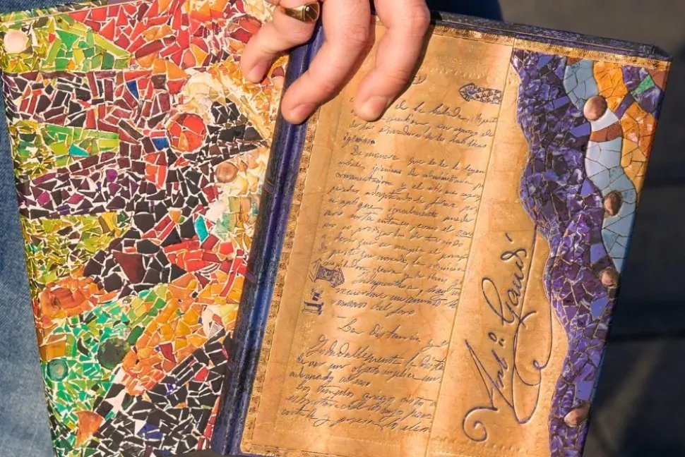 Cuaderno de tapa dura Ultra liso Sol de Gaudí Paperblanks 17,5x23cm 120g/m²