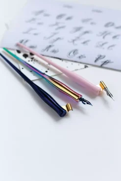 Set para Caligrafía Oblicua Rosa Manuscript